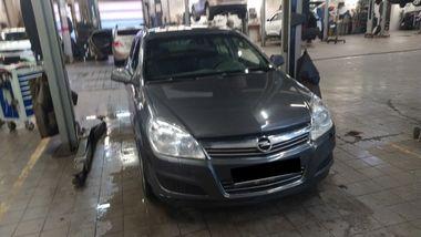 Opel Astra 2011 года, 142 941 км - вид 2