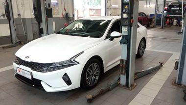 Kia K5 2021 года, 56 279 км - вид 1