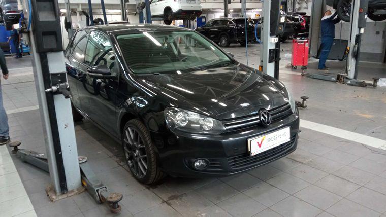 Volkswagen Golf,  - вид 1