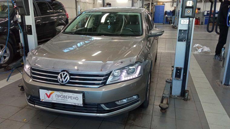 Volkswagen Passat 2012 года, 146 816 км - вид 1