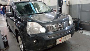 Nissan X-Trail 2010 года, 230 500 км - вид 2