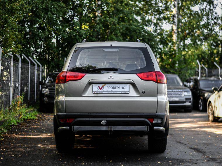 Mitsubishi Pajero Sport,  - вид 3