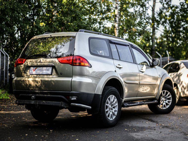 Mitsubishi Pajero Sport,  - вид 1