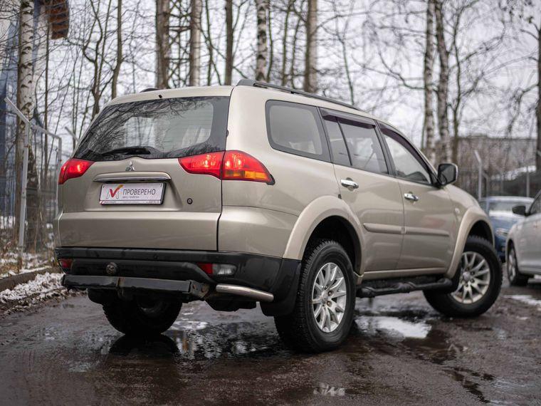 Mitsubishi Pajero Sport,  - вид 1