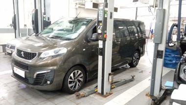 Peugeot Traveller 2018 года, 229 281 км - вид 1