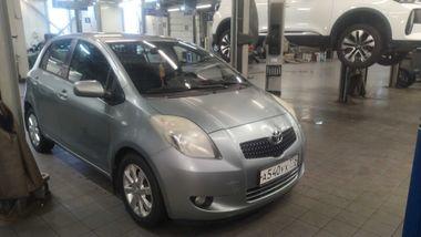 Toyota Yaris 2008 года, 146 045 км - вид 2