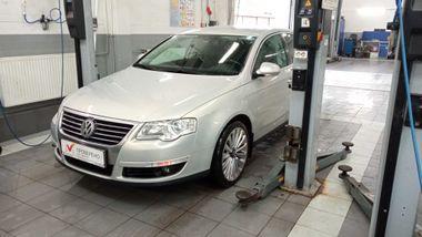 Volkswagen Passat 2010 года, 317 000 км - вид 1