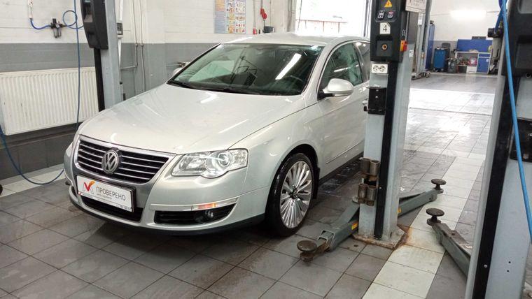 Volkswagen Passat 2010 года, 317 000 км - вид 1