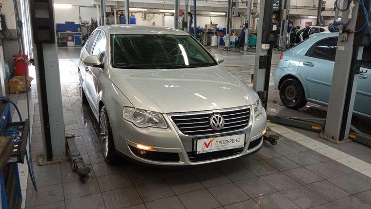 Volkswagen Passat 2010 года, 317 000 км - вид 2