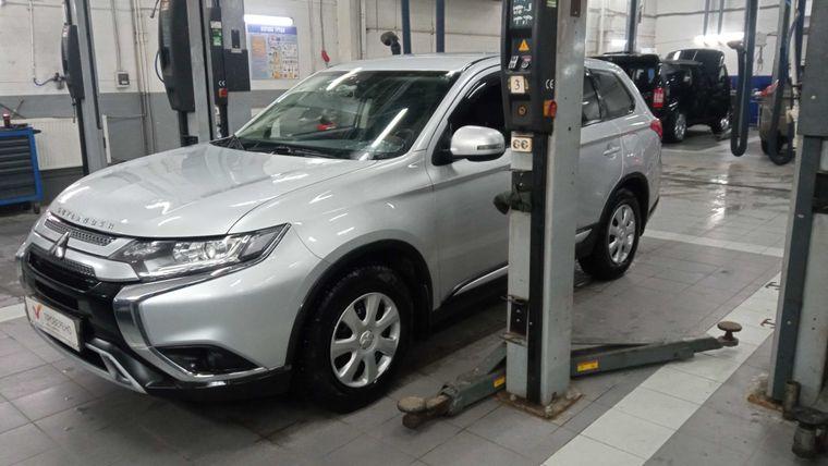 Mitsubishi Outlander 2020 года, 51 000 км - вид 1