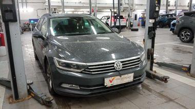 Volkswagen Passat 2019 года, 170 240 км - вид 2