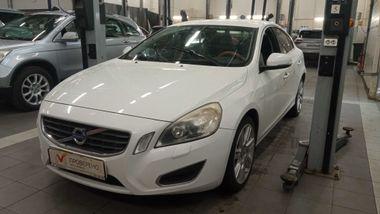Volvo S60 2012 года, 239 620 км - вид 1