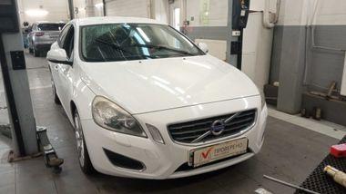 Volvo S60 2012 года, 239 620 км - вид 2