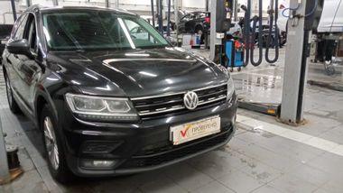 Volkswagen Tiguan 2018 года, 165 000 км - вид 2
