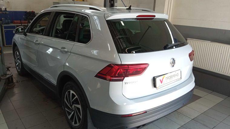 Volkswagen Tiguan, 2018 - вид 3