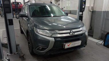 Mitsubishi Outlander 2015 года, 211 000 км - вид 2