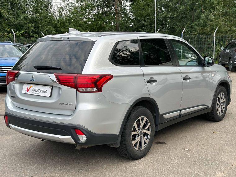 Mitsubishi Outlander, 2018 - вид 3