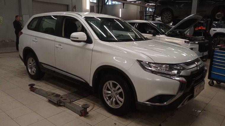 Mitsubishi Outlander 2020 года, 112 883 км - вид 2