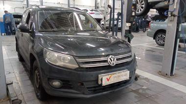 Volkswagen Tiguan 2013 года, 165 182 км - вид 2