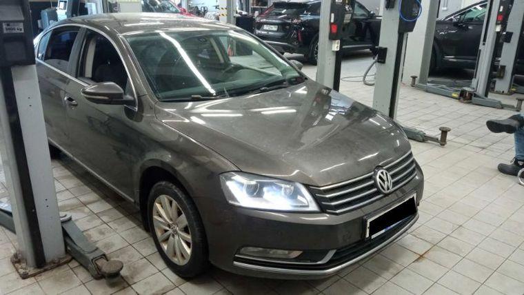 Volkswagen Passat 2012 года, 306 754 км - вид 2