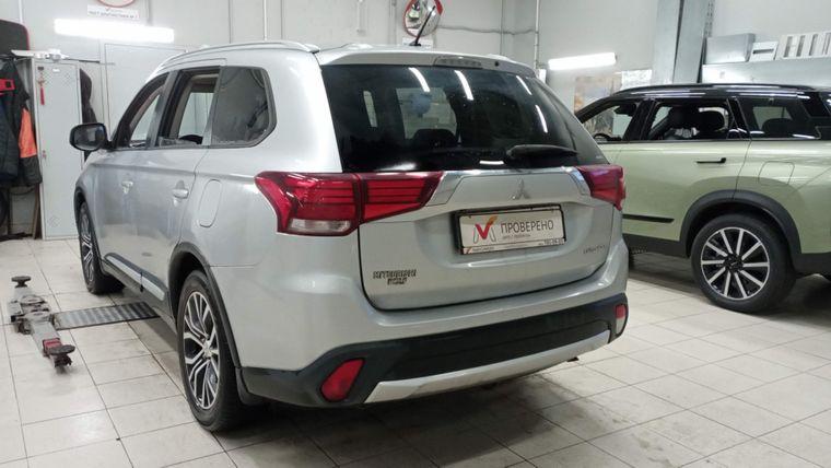 Mitsubishi Outlander, 2016 - вид 3