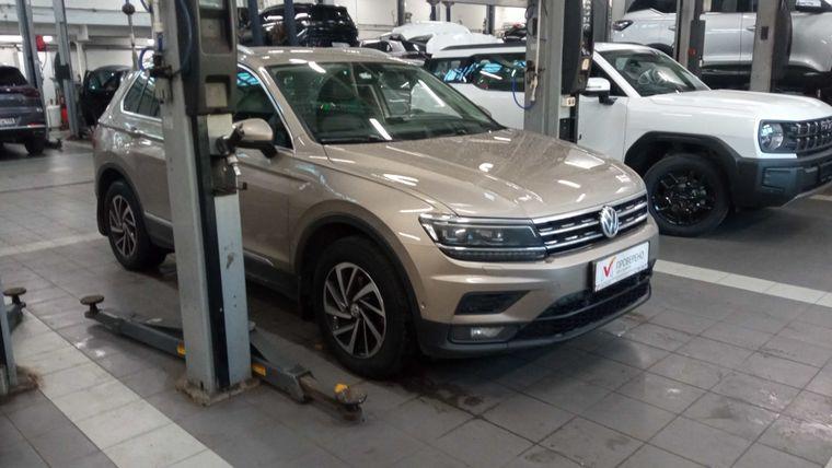 Volkswagen Tiguan,  - вид 1