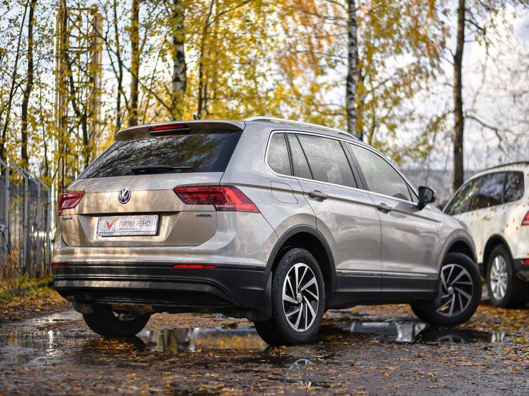 Volkswagen Tiguan,  - вид 1