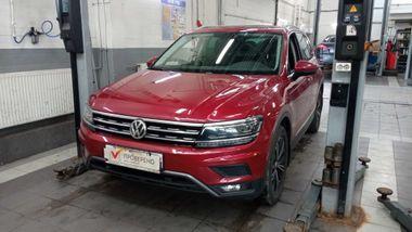 Volkswagen Tiguan 2018 года, 78 994 км - вид 1