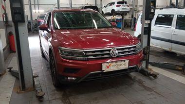 Volkswagen Tiguan 2018 года, 78 994 км - вид 2