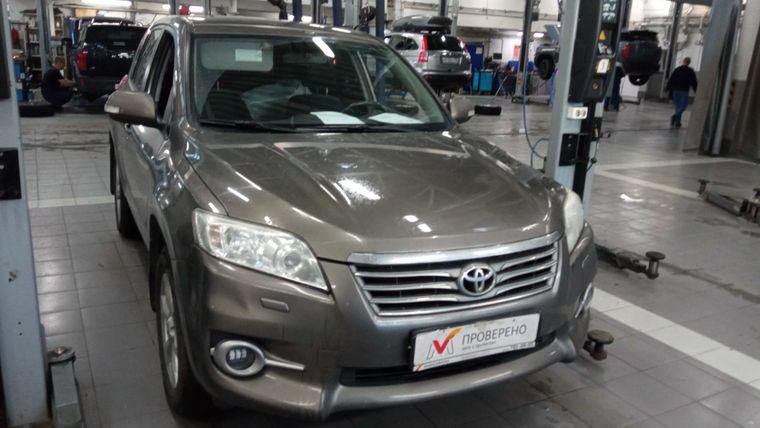 Toyota RAV4 2010 года, 193 150 км - вид 2