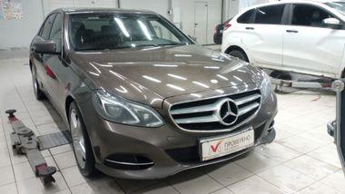 Mercedes-Benz E-класс 2013 года, 160 522 км - вид 2