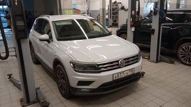 Volkswagen Tiguan 2018 года, 132 706 км - вид 1
