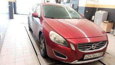 Volvo S60 2012 года, 202 349 км - вид 1