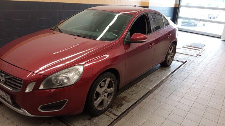 Volvo S60 2012 года, 202 349 км - вид 2