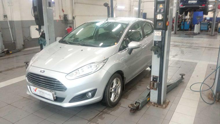 Ford Fiesta 2016 года, 182 454 км - вид 1