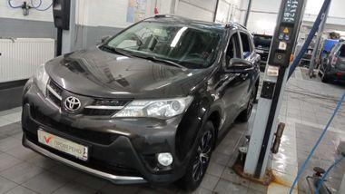 Toyota RAV4 2015 года, 189 198 км - вид 1