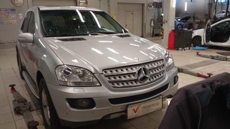 Mercedes-Benz M-класс 2006 года, 325 349 км - вид 1