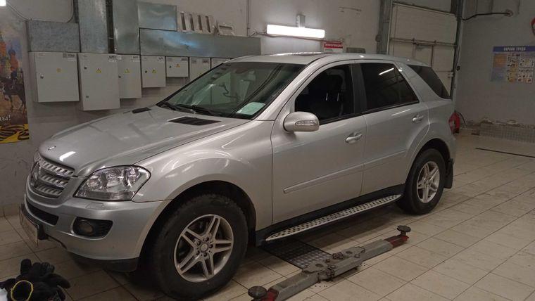 Mercedes-Benz M-класс 2006 года, 325 349 км - вид 2