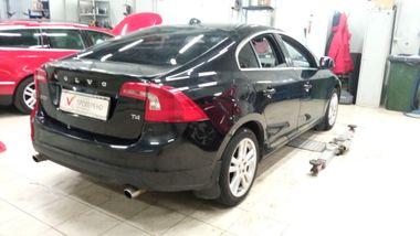 Volvo S60 2011 года, 256 350 км - вид 2