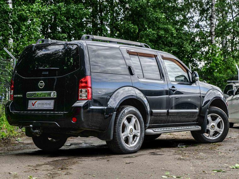 Nissan Pathfinder,  - вид 1