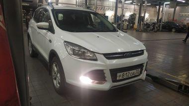 Ford Kuga 2015 года, 285 851 км - вид 1