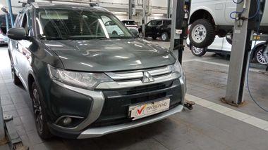 Mitsubishi Outlander 2018 года, 220 792 км - вид 2