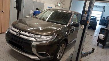Mitsubishi Outlander 2015 года, 175 976 км - вид 1