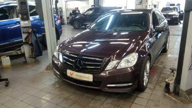 Mercedes-Benz E-класс 2010 года, 220 361 км - вид 1