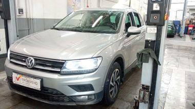 Volkswagen Tiguan 2018 года, 92 257 км - вид 1