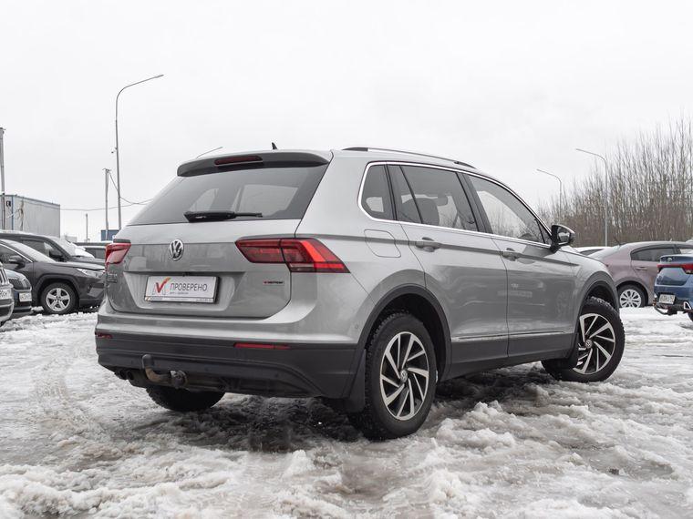 Volkswagen Tiguan 2018 года, 92 257 км - вид 2