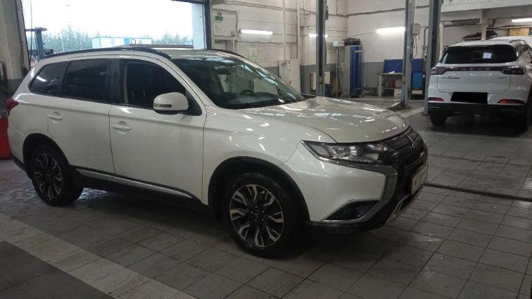 Mitsubishi Outlander,  - вид 1