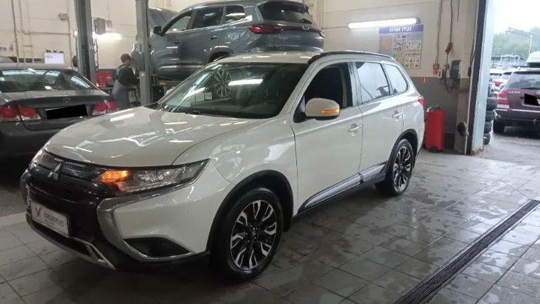 Mitsubishi Outlander, 