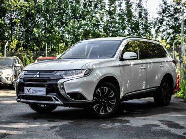 Mitsubishi Outlander 2022 года, 98 560 км - вид 1
