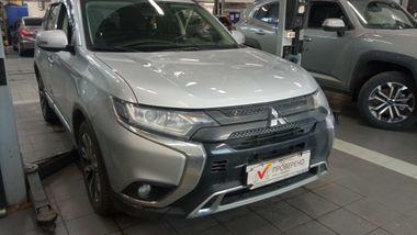 Mitsubishi Outlander 2021 года, 70 447 км - вид 2